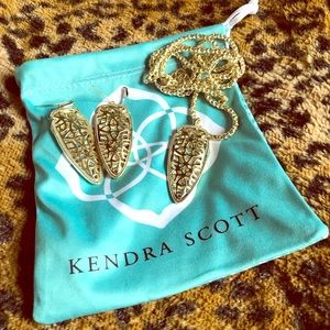 Kendra Scott necklace and earring set